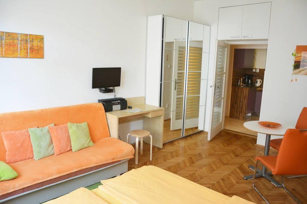 Apartmany Machek ปราก ภายนอก รูปภาพ