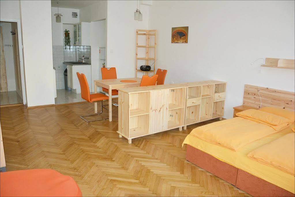 Apartmany Machek ปราก ภายนอก รูปภาพ